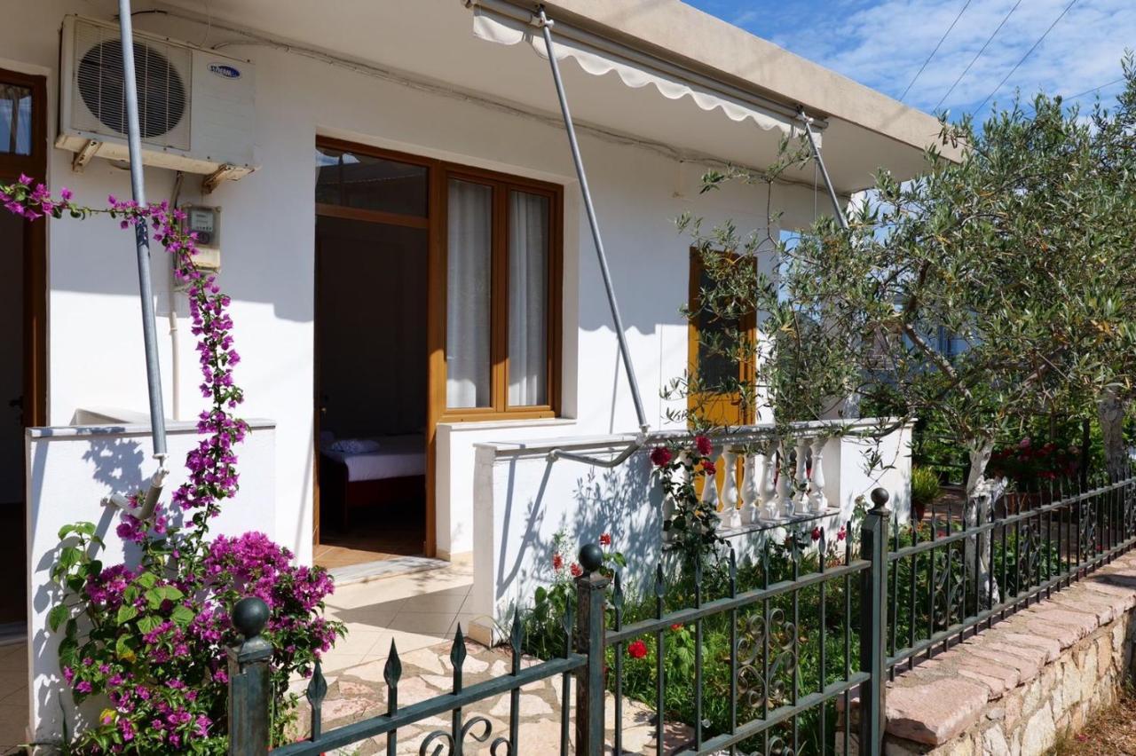 Vita Apartment - Spacious Garden And Balcony 5 Min To Beach & Center Ksamil Extérieur photo