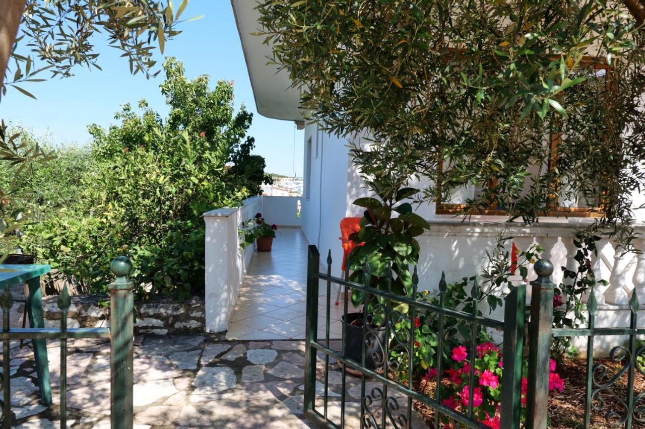 Vita Apartment - Spacious Garden And Balcony 5 Min To Beach & Center Ksamil Extérieur photo