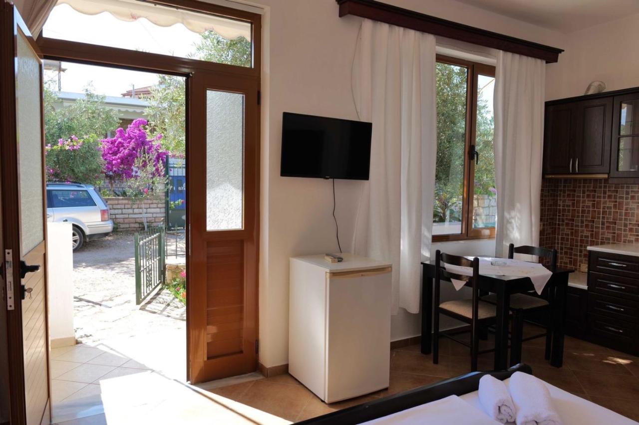 Vita Apartment - Spacious Garden And Balcony 5 Min To Beach & Center Ksamil Extérieur photo