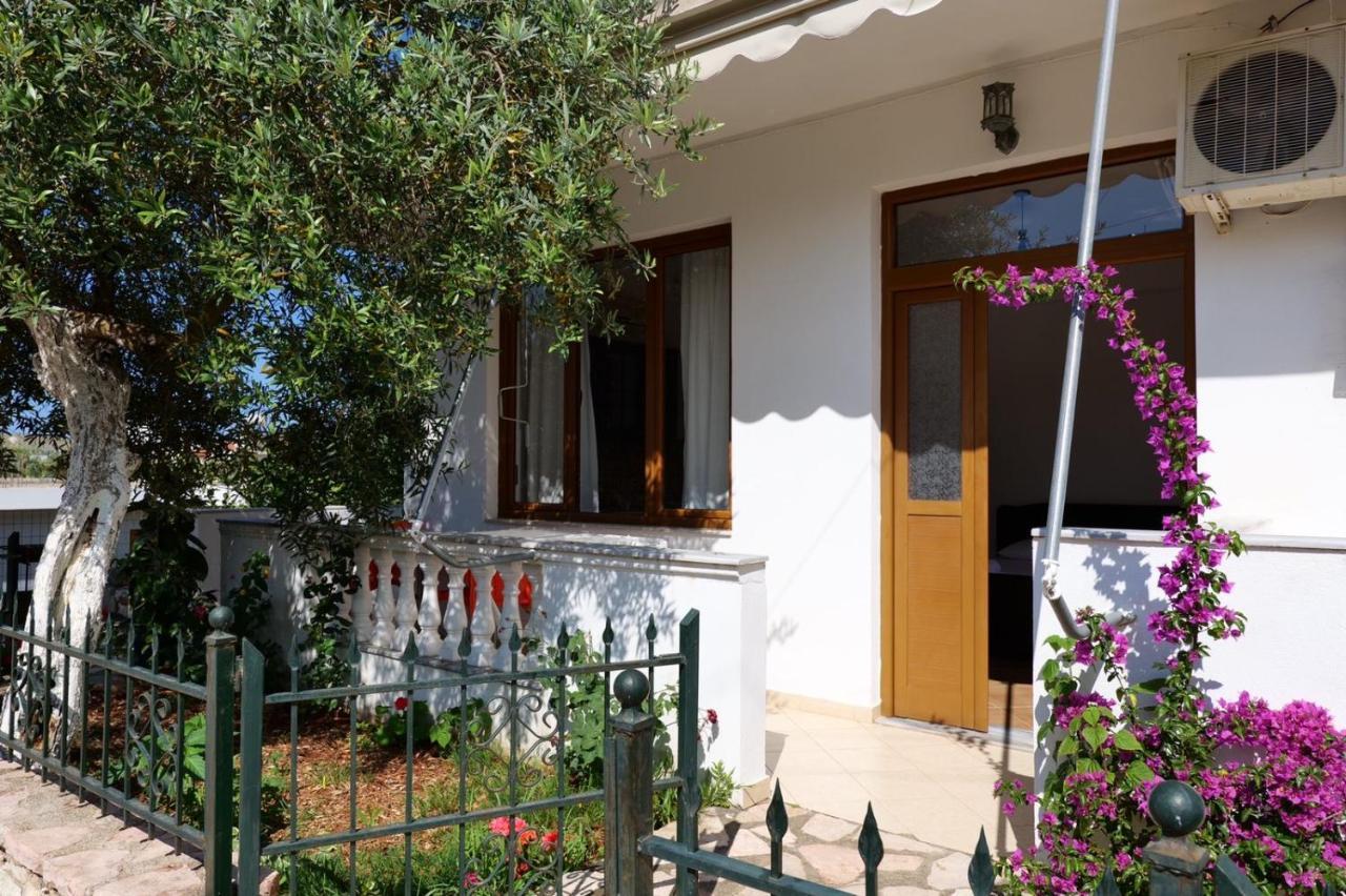 Vita Apartment - Spacious Garden And Balcony 5 Min To Beach & Center Ksamil Extérieur photo