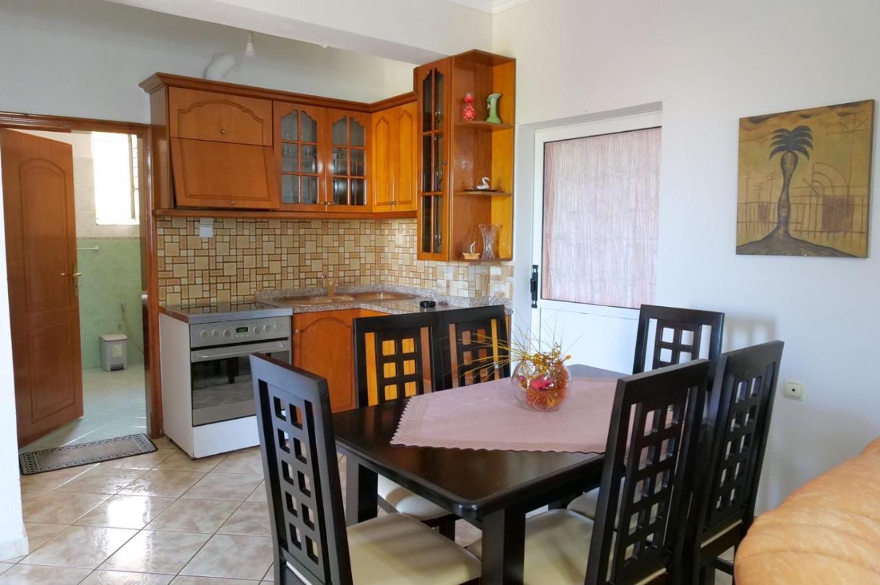 Vita Apartment - Spacious Garden And Balcony 5 Min To Beach & Center Ksamil Extérieur photo