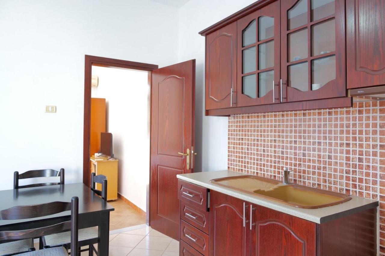 Vita Apartment - Spacious Garden And Balcony 5 Min To Beach & Center Ksamil Extérieur photo