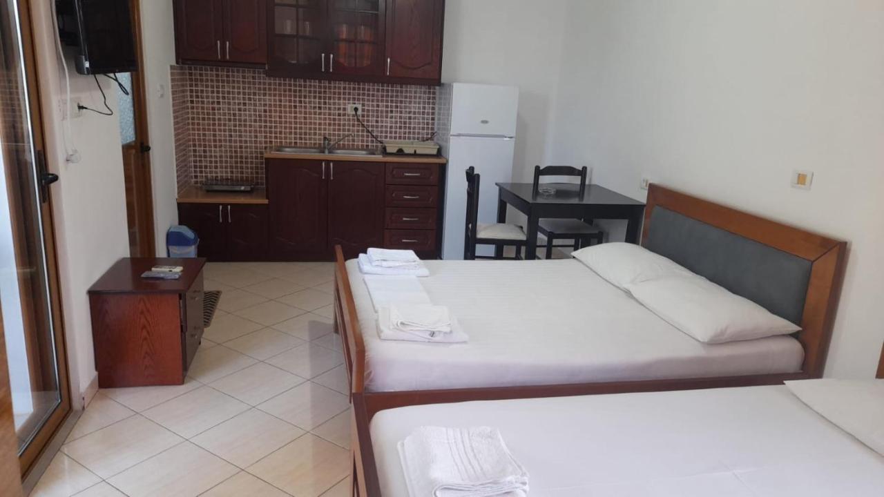 Vita Apartment - Spacious Garden And Balcony 5 Min To Beach & Center Ksamil Extérieur photo