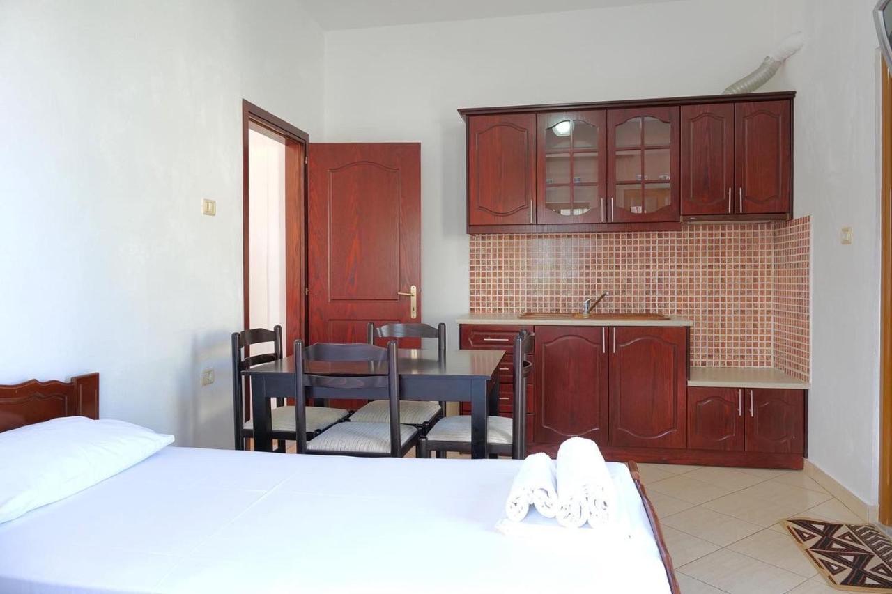 Vita Apartment - Spacious Garden And Balcony 5 Min To Beach & Center Ksamil Extérieur photo