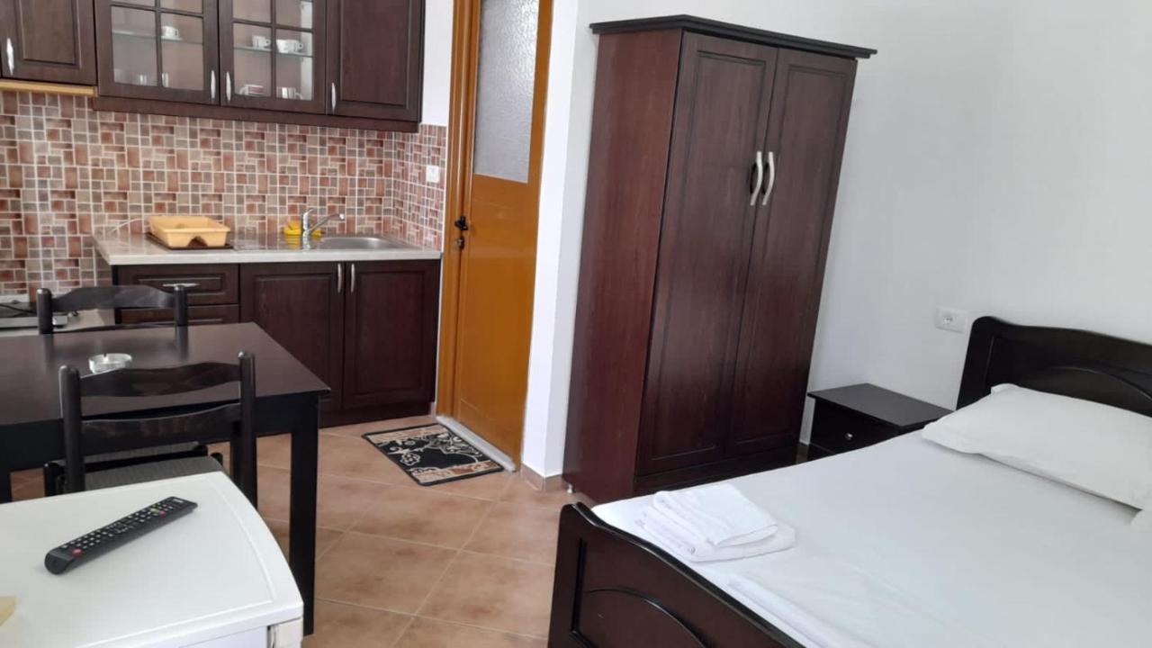 Vita Apartment - Spacious Garden And Balcony 5 Min To Beach & Center Ksamil Extérieur photo