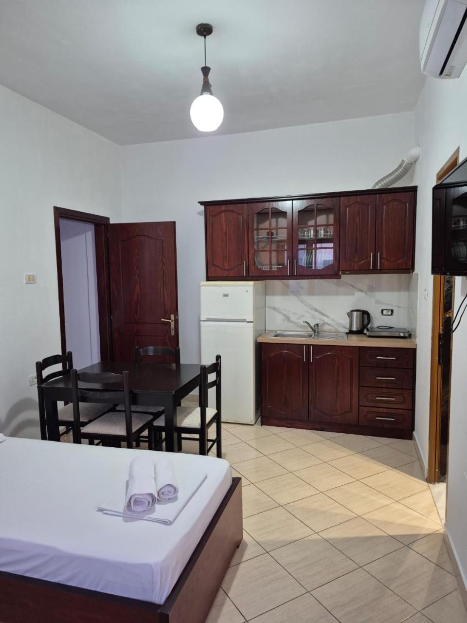 Vita Apartment - Spacious Garden And Balcony 5 Min To Beach & Center Ksamil Extérieur photo