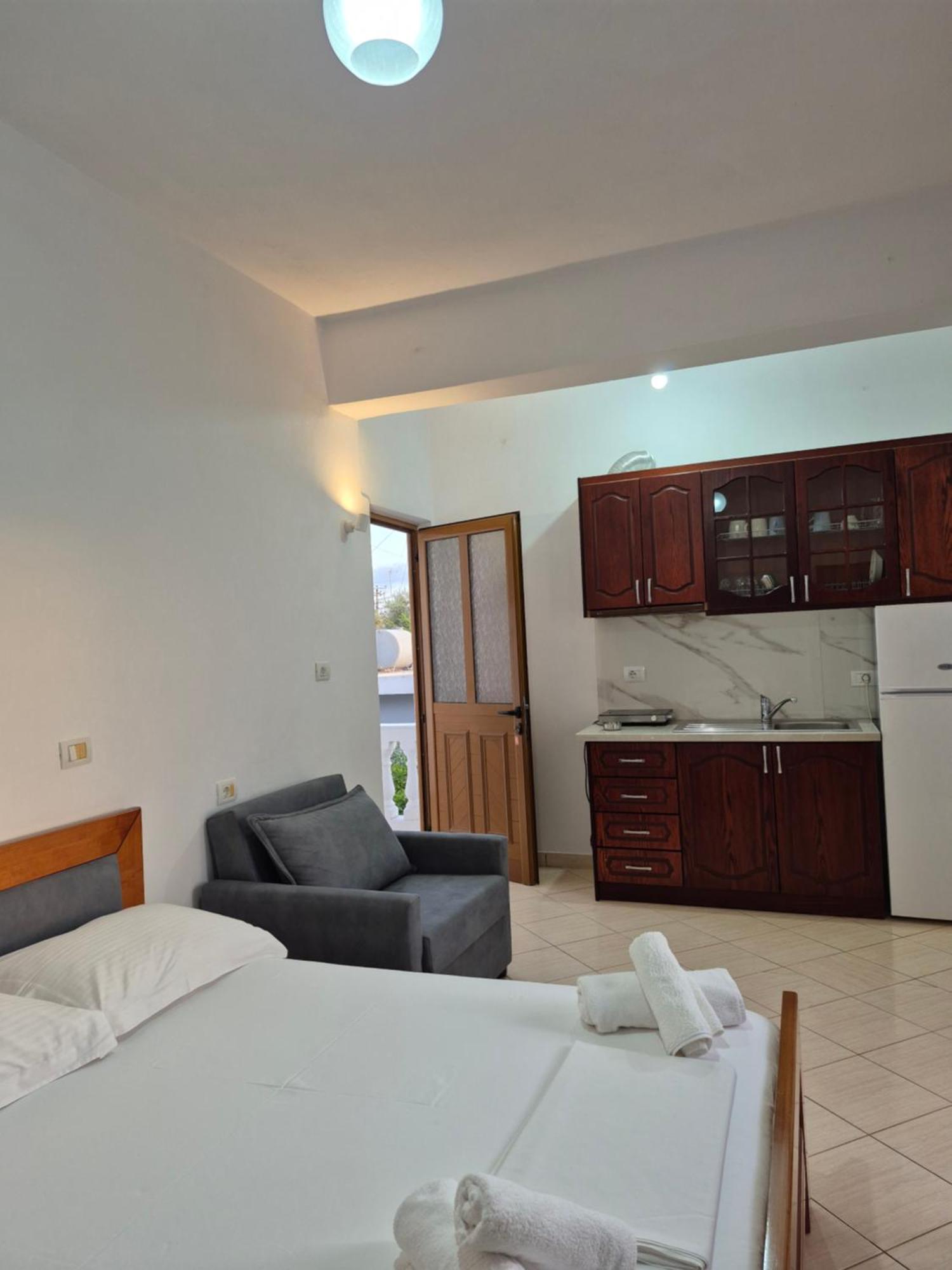 Vita Apartment - Spacious Garden And Balcony 5 Min To Beach & Center Ksamil Extérieur photo