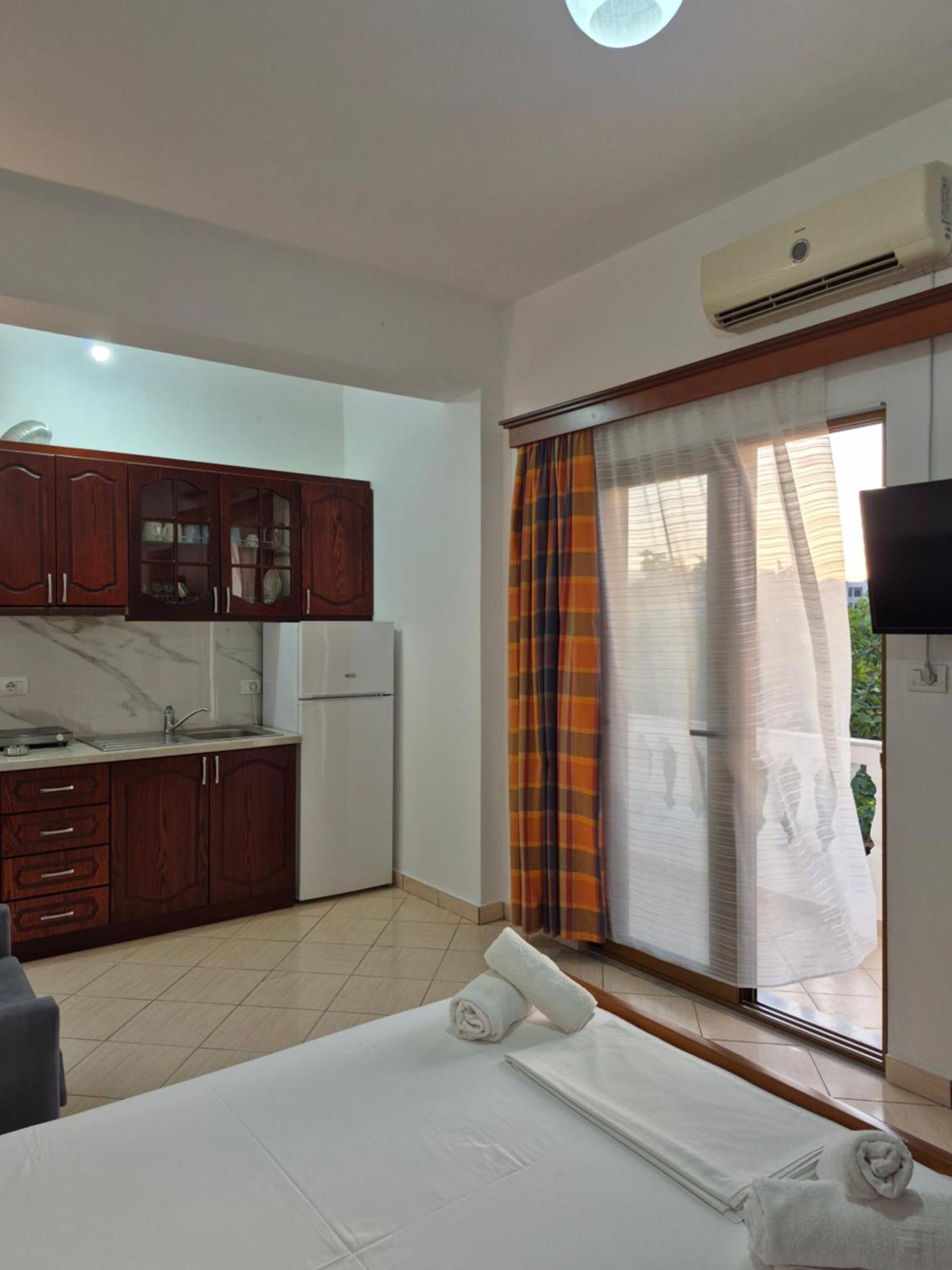 Vita Apartment - Spacious Garden And Balcony 5 Min To Beach & Center Ksamil Extérieur photo