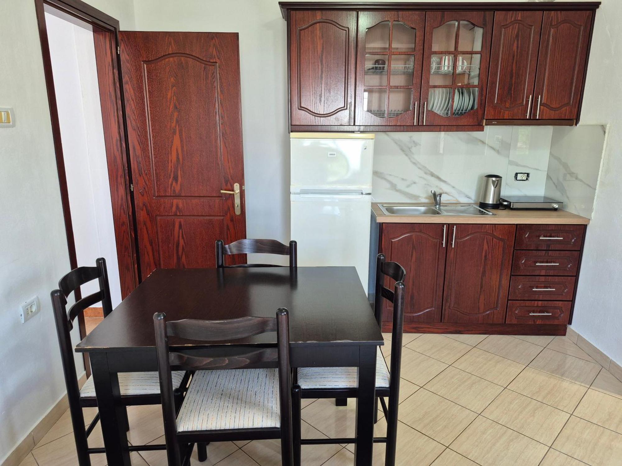 Vita Apartment - Spacious Garden And Balcony 5 Min To Beach & Center Ksamil Extérieur photo