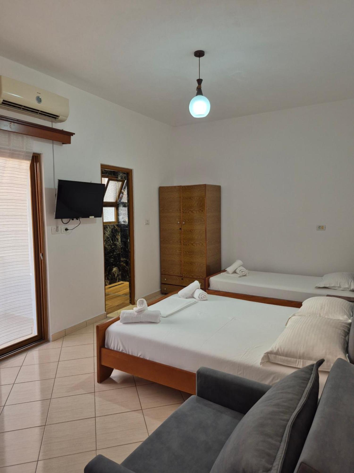 Vita Apartment - Spacious Garden And Balcony 5 Min To Beach & Center Ksamil Extérieur photo
